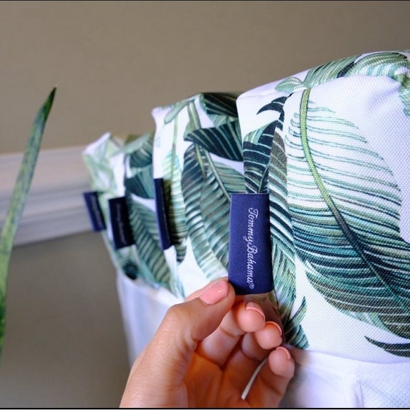 NWT 4pc Tommy Bahama Palm Tree 19 × 19 in cushion - Picture 4 of 5
